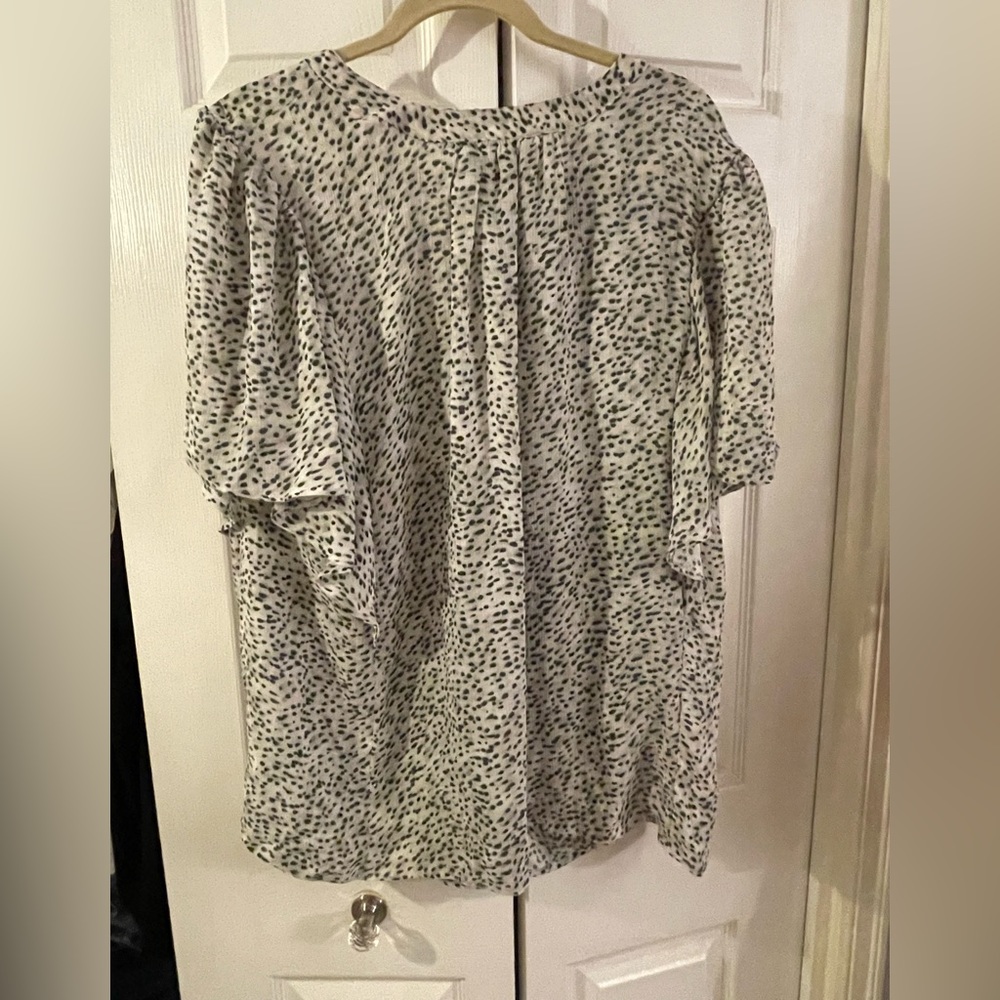 Chaps 3x Animal Print Olive Green Short Sleeve Top - Picture 2 of 6